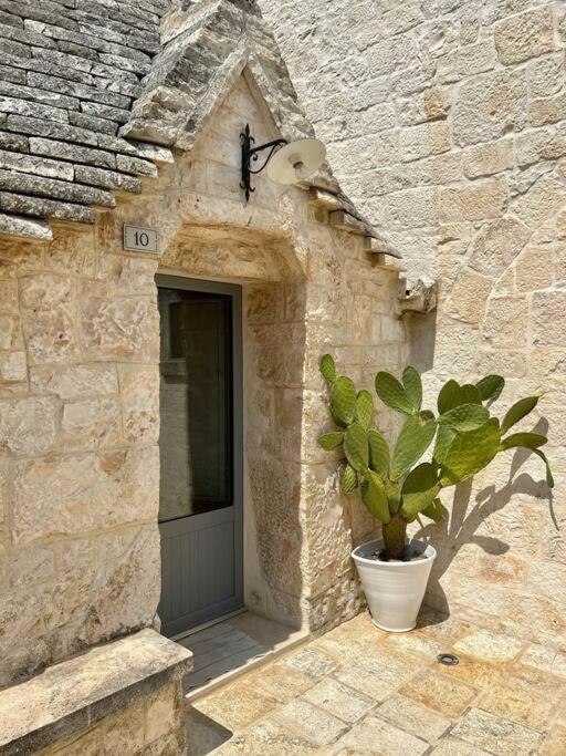 チステルニーノIconico - Authentic Trulli Experienceアパートメント エクステリア 写真