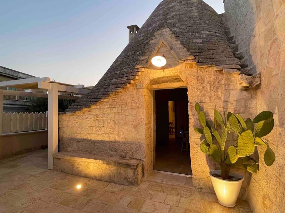 チステルニーノIconico - Authentic Trulli Experienceアパートメント エクステリア 写真