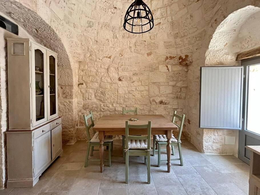 チステルニーノIconico - Authentic Trulli Experienceアパートメント エクステリア 写真